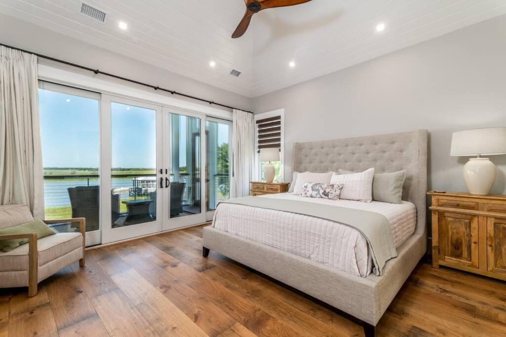 New Waterfront Home With Deep Water Dock Isle of Palms Exterior foto